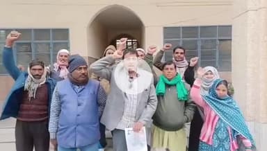 रामपुर: किसानों ने 5 सूत्रीय मांगों को लेकर एसडीएम सदर के कार्यालय में ज्ञापन दिया, धान खरीद की धांधली की जांच की मांग की