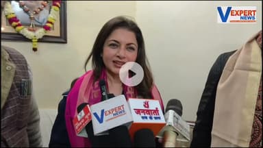 Bollywood Actress भाग्यश्री पहुँची काशी, श्री काशी विश्वनाथ मंदिर में किया दर्शन  #vexpertnews