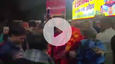 हरिद्वार: भरी सर्दी के बीच शिवालिक नगर पहुंचे डीएम मयूर दीक्षित, जरूरतमंदों को वितरित किए कंबल, अधिकारियों को दिए निर्देश