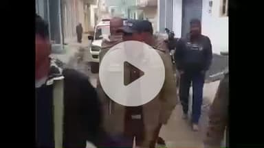 हरिद्वार: नाबालिक लड़की के अपहरण के आरोपी के घर पहुंची रानीपुर कोतवाली पुलिस, ढोल बजाकर कराई मुनादी