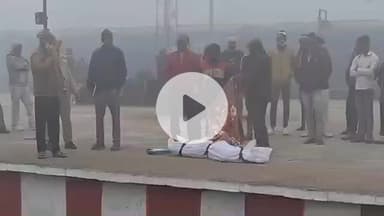 कर्वी: चित्रकूट के मानिकपुर रेलवे स्टेशन में ट्रेन से गिरकर युवक की हुई मौत, पुलिस ने करवाया पोस्टमार्टम