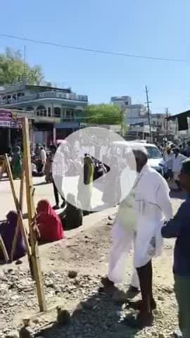 मुख्यमंत्री जी का गृह जिला 
माकड़ौन में 
किसान परेशान
प्रशासन मौन