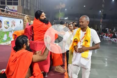 #योग #गुरु #स्वामी #रामदेव जी से #आशीर्वाद लेते  #संतराम