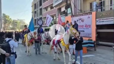 रतलाम नगर: खेल चेतना मेला कार्यक्रम के शुभारंभ से पहले कॉलेज ग्राउंड से निकाली गई जागृति रैली