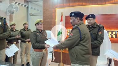 उन्नाव: मिशन शक्ति अभियान में उत्कृष्ट प्रशासनिक कार्य के लिए एसपी ने महिला पुलिसकर्मियों को किया सम्मानित
