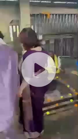 वाराणसी के गौरी केदारेश्वर महादेव में विदेशी युगल ने वेदमंत्रों के बीच किया विवाह