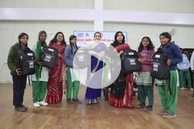 बरकागाँव: बड़कागांव एनटीपीसी द्वारा स्कूली बच्चों को अध्ययन सामग्री दी गई