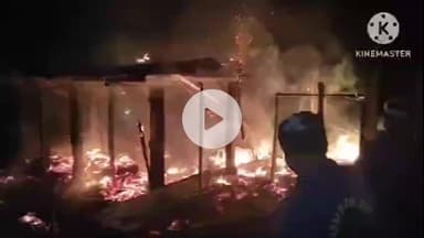 টিয়ক: ঔগুৰিত ভয়ংকৰ  অগ্নিকাণ্ড , দুখন দোকান সম্পূৰ্ণৰূপে ভষ্মিভূত