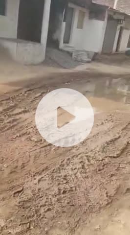 ग्राम पंचायत नरियर वार्ड क्रमांक 15 ,थाना हसौद नल जल योजना के ठेकेदार की बहुत बड़े लापरवाही के कारण आने जाने वाले दिक्कत