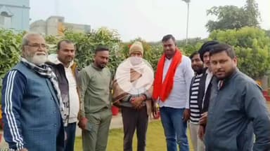 कांके: पीसीसी पथ निर्माण कराने पर बीजेपी धुर्वा मंडल के प्रतिनिधि मंडल ने राज्यसभा सांसद को दी बधाई