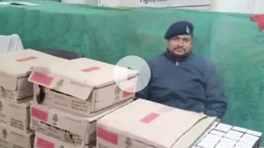 बक्सर: नाव से शराब ला रहे तस्कर, पुलिस को देखकर मझरियां जलेबिया घाट पर 84 लीटर शराब फेंककर भागे