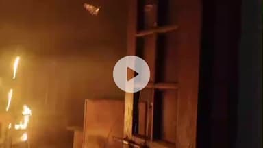 इटावा: सिंचाई विभाग अग्निकांड में जांच टीम ने एक और कर्मचारी की संदिग्धता पाई, विभाग ने किया निलंबन