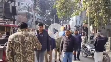 अमरोहा: अमरोहा पालिका टीम ने चलाया अतिक्रमण हटाओ अभियान, दुकानदारों में मचा हड़कंप