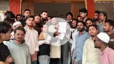 सिलवानी: सिलवानी में हिजाब अपमान के विरोध में मुस्लिम समाज का प्रदर्शन, राष्ट्रपति से कार्रवाई की मांग, तहसीलदार को ज्ञापन