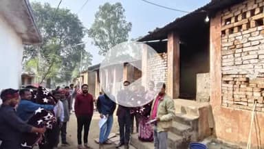 कोडरमा: झुमरीतिलैया की तिलैया बस्ती में सरकार ने जनकल्याणकारी योजनाओं के लिए लगाया कैम्प