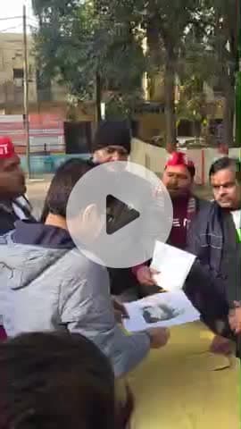 पीलीभीत: उपाधि महाविद्यालय में RSS की किताबें छात्रों को जबरन देने का समाजवादी युवाजन सभा ने जताया विरोध, दिया ज्ञापन