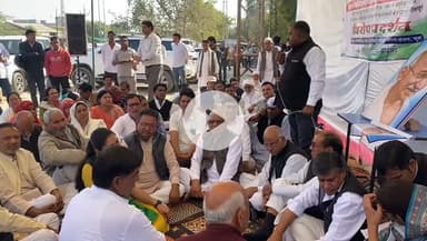 चूरू: चूरू में कलेक्ट्रेट के आगे जिला कांग्रेस कमेटी ने किया प्रदर्शन, सुजानगढ विधायक की अध्यक्षता में