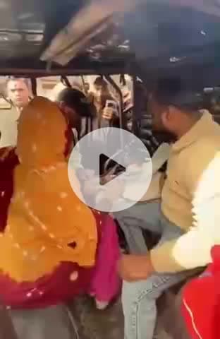 टीकमगढ़: टीकमगढ़ में ई-रिक्शा से 20 किलो मांस जब्त, जाँच के लिए भेजा गया पशु चिकित्सालय