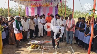 ಅಣ್ಣಿಗೇರಿ: ಅಣ್ಣಿಗೇರಿ ಪಟ್ಟಣದಲ್ಲಿ ಕಾಲೇಜಿನ ಬೋಧನಾ ಕೊಠಡಿ ಹಾಗೂ ಸಭಾಂಗಣ ಕಟ್ಟಡದ ನಿರ್ಮಾಣದ ಕಾಮಗಾರಿಗೆ ಭೂಮಿಪೂಜೆ ನೆರವೇರಿಸಿದ ಶಾಸಕ ಎನ್.ಎಚ್.ಕೋನರಡ್ಡಿ