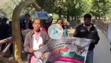 भीलवाड़ा: अरावली के संरक्षण के लिए युवा शक्ति ने कलेक्टर कार्यालय के बाहर किया प्रदर्शन, अवैध खनन व अतिक्रमण पर रोक की मांग