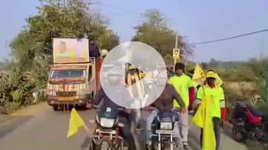 महेशपुर: महेशपुर में आदिवासी सेंगेल अभियान के कार्यकर्ताओं ने जनजागरण बाइक रैली निकाली