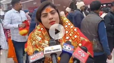 गोपालगंज: दिल्ली से आई भोजपुरी सिंगर खुशबू सिंह ने थावे दुर्गा मां को 16.6 ग्राम का सोने का हार अर्पित किया