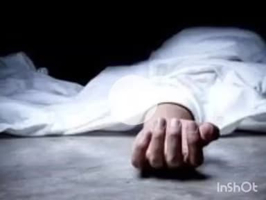 सरस्वती विहार: दिल्ली: कारोबार में नुकसान से परेशान युवक ने गले में चाकू घोंपकर की आत्महत्या