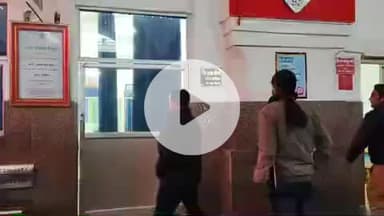 इटावा: सर्दी और कोहरे में ट्रेनों के निर्बाध संचालन के लिए प्रधान मुख्य संरक्षा अधिकारी ने कानपुर-इटावा खंड का किया निरीक्षण