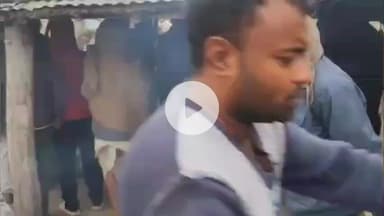 कप्तानगंज: कुशीनगर: पिपरा बुजुर्ग गाँव में बच्चों से भरी स्कूली वैन झोपड़ी में घुसी, 8 वर्षीय छात्र घायल