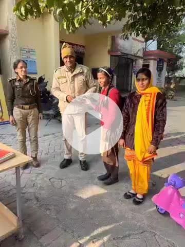 बीसलपुर: महिला थाने पहुंची छात्रा ने मानवता की मिसाल पेश करते हुए पुलिस अधीक्षक के ड्राइवर का खोया हुआ फोन लौटाया