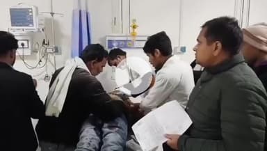 मैरवा: मैरवा दरौली मुख्य मार्ग पर सड़क दुर्घटना में एक युवक गंभीर रूप से घायल, पीएमसीएच रेफर