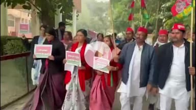 हमीरपुर: हमीरपुर में सपा महिला सभा ने ज्ञापन सौंपकर बिहार के मुख्यमंत्री को बर्खास्त करने की मांग की