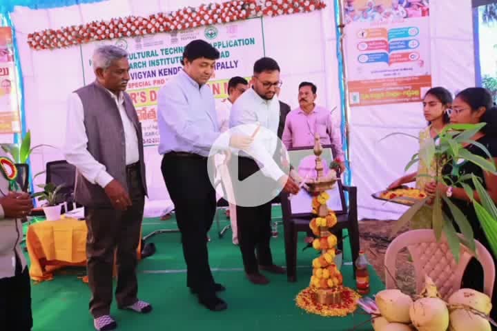 గరిడేపల్లి: ఆధునిక సాగుతోనే రైతులకు లాభం:గడ్డిపల్లిలో కలెక్టర్ తేజస్
