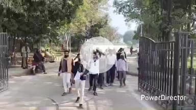 कर्वी: कर्वी तहसील क्षेत्र के चंद्रगहना में नील गाय द्वारा फसल नष्ट करने से परेशान आधा सैकड़ा किसान पहुंचे डीएम कार्यालय