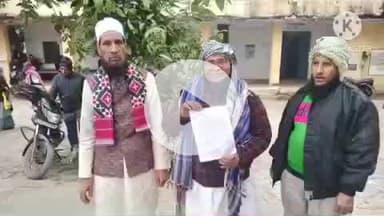 हमीरपुर: मकराव गांव के एक मोहल्ले के कच्चे रास्ते के समतलीकरण की मांग का ज्ञापन जिलाधिकारी को सौंपा गया