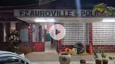 மரக்காணம்: ஆரோமா கார்டன் அருகே கஞ்சா விற்பனையில் ஈடுபட்ட வட மாநில இளைஞர்கள் இருவர் கைது
2.3 கிலோ கஞ்சா பறிமுதல்