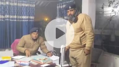 गोपालगंज: एसपी अवधेश दीक्षित के निर्देश पर यादोपर थाना का यातायात थानाध्यक्ष द्वारा रात्रि गश्ती में निरीक्षण