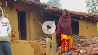 धुरकी: कनहर तटीय इलाके में हाथियों का आतंक, गरीब ग्रामीण का घर ढहाया, अनाज चट किया