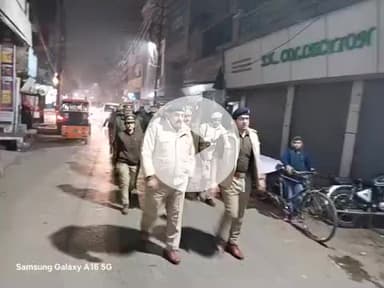 पीलीभीत: अपर पुलिस अधीक्षक ने सीओ सिटी और दो थानों की पुलिस टीम के साथ शहर की सड़कों पर सुरक्षा व्यवस्था का लिया जायजा