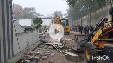 बरेली: बरेली में रसूख पर चला बुलडोजर, मौलाना तौकीर रजा के करीबी के बारातघर पर BDA की बड़ी कार्रवाई