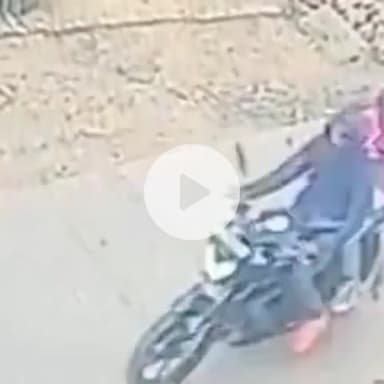 नरवल: महाराजपुर थाना क्षेत्र में बाइक सवार दो युवक बकरी चुरा कर हुए फरार, सीसीटीवी वीडियो आया सामने