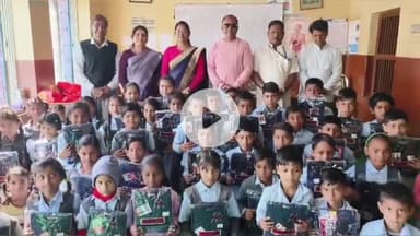 डग: भवानीमंडी के महात्मा गांधी राजकीय नूतन विद्यालय में विद्यार्थियों को गर्म कपड़े वितरित किए गए