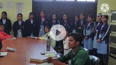 पिछोर: ‘कॉलेज चलो अभियान’ के तहत स्कूली छात्र-छात्राओं ने शासकीय छत्रसाल महाविद्यालय का किया भ्रमण