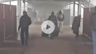 कोडरमा: घने कोहरे से थमी रेल की रफ़्तार, कोडरमा स्टेशन पर यात्री परेशान, दुरंतो, तेजस जैसी ट्रेनें 5-5 घंटे लेट