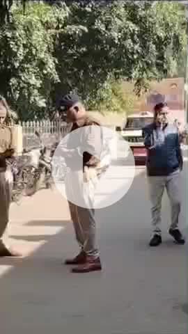 धौलपुर: ईमेल पर धौलपुर कलेक्ट्रेट को बम से उड़ाने की मिली धमकी, कलेक्ट्रेट परिसर को कराया गया खाली