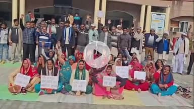 अमरोहा: अमरोहा कलेक्ट्रेट में सौंडाला फरीदपुर के ग्रामीणों ने शमशान घाट निर्माण पर जताया विरोध