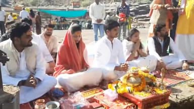 पुनासा: सीएम डॉ. मोहन यादव के बहू-बेटे नर्मदा परिक्रमा पर, ओंकारेश्वर से यात्रा शुरू