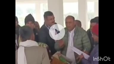 रामनगर: रामनगर के पूर्व विधायक शरद अवस्थी ने हेतमापुर बतनेरा बाढ़ केंद्र पर जरूरतमंदों को कंबल वितरित किए