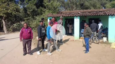 कैरो: कैरो में बिजली चोरी पर सख्ती, चाल्हो-महुवारी में छापेमारी, सात पर जुर्माना, कैरो थाने में मामला दर्ज