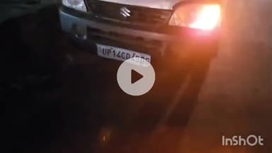 हापुड़: मेरठ रोड पर तेज रफ्तार कार अनियंत्रित होकर डिवाइडर पर चढ़ गई, चालक घायल